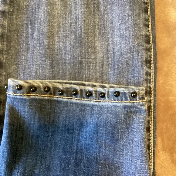 Frank Lyman blue jeans with bead embellishments, size large - Picture 3 of 9
